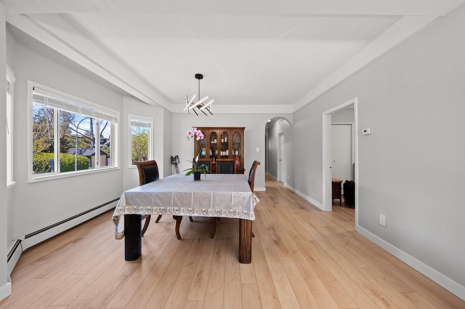 3099 W 6th Avenue Vancouver, BC - 9