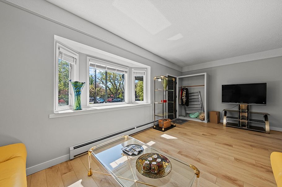 3099 W 6th Avenue Vancouver, BC - 6