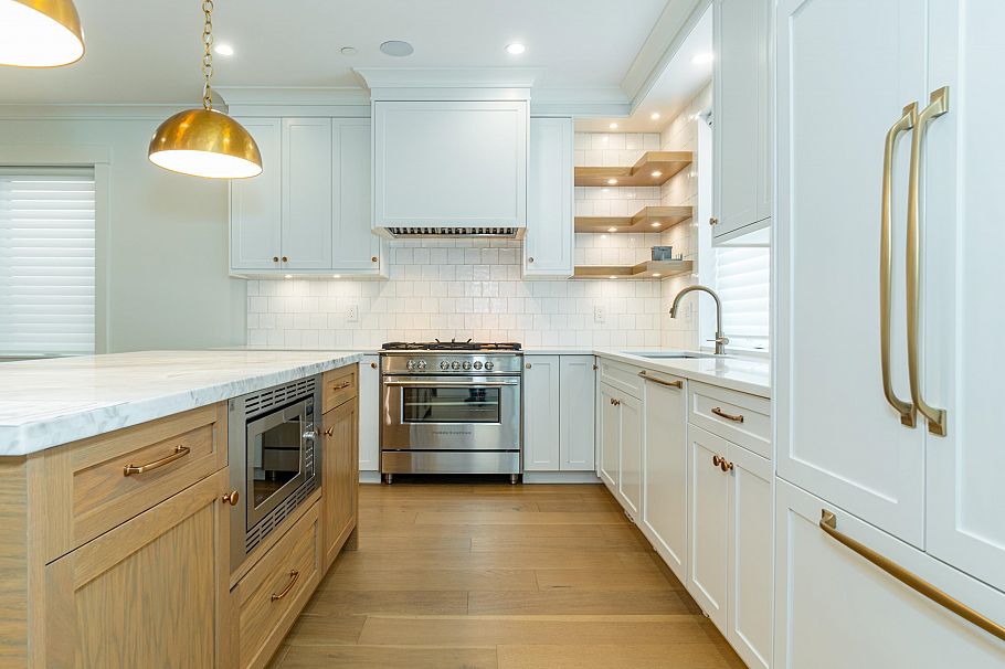 2047 E 51 Avenue Vancouver, BC - 11