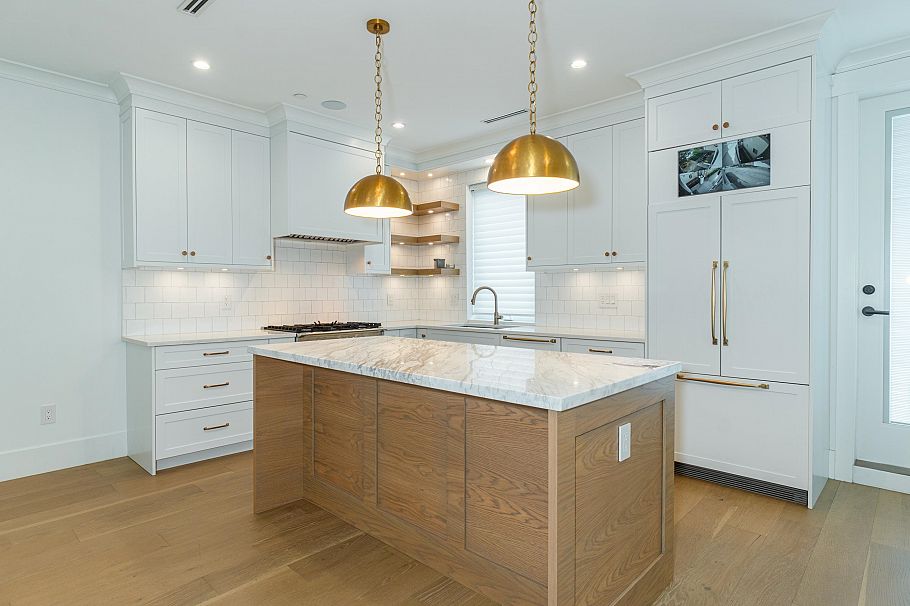 2047 E 51 Avenue Vancouver, BC - 10