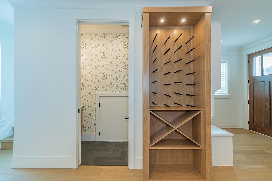 2047 E 51 Avenue Vancouver, BC - 14