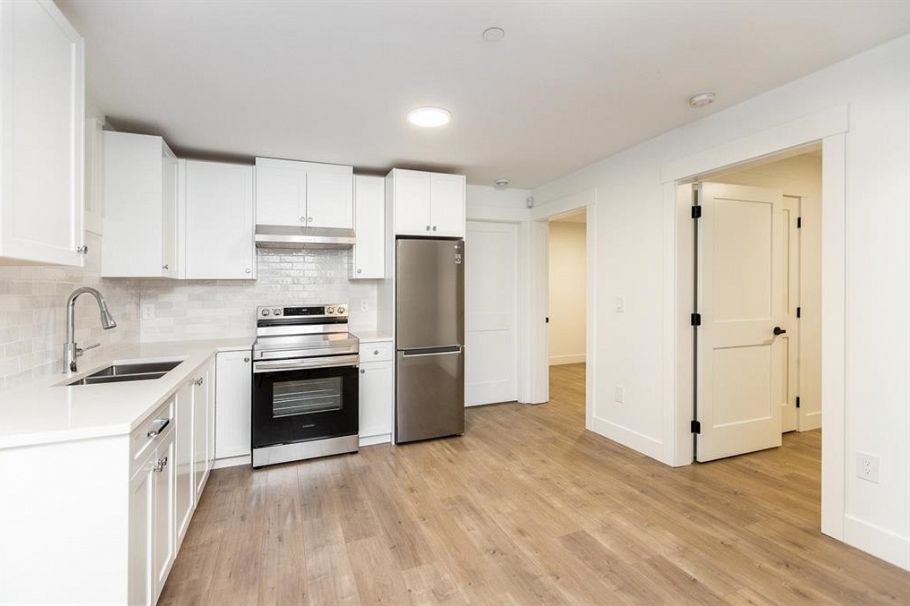 2047 E 51 Avenue Vancouver, BC - 23