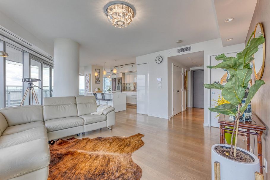 5606 1151 W Georgia Street Vancouver, BC - 3