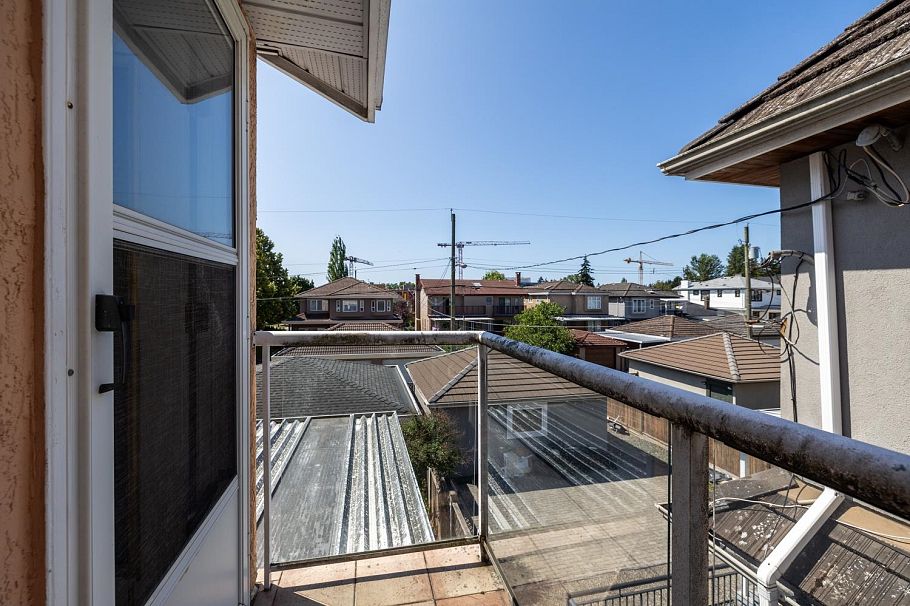 108 W 46 Avenue Vancouver, BC - 16