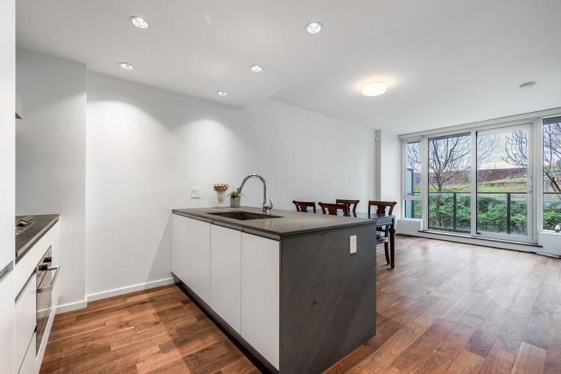 612 8488 Cornish Street Vancouver, BC - 2