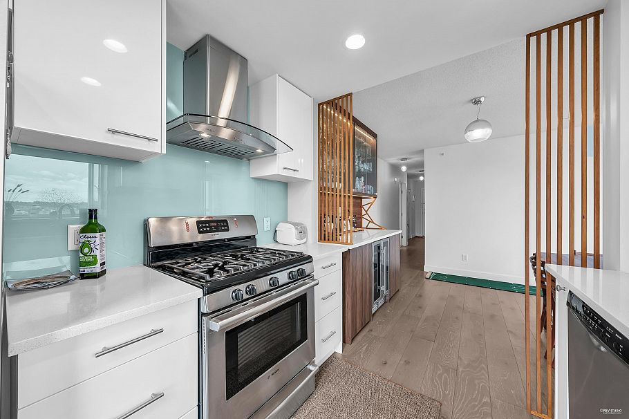 1802 1408 Strathmore Mews Vancouver, BC - 7