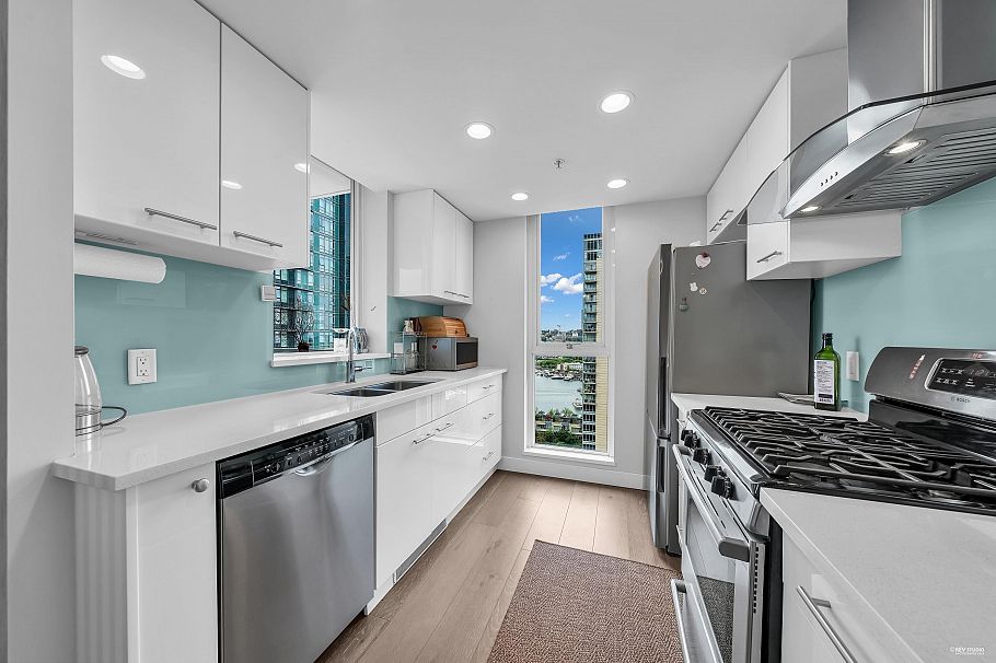 1802 1408 Strathmore Mews Vancouver, BC - 9