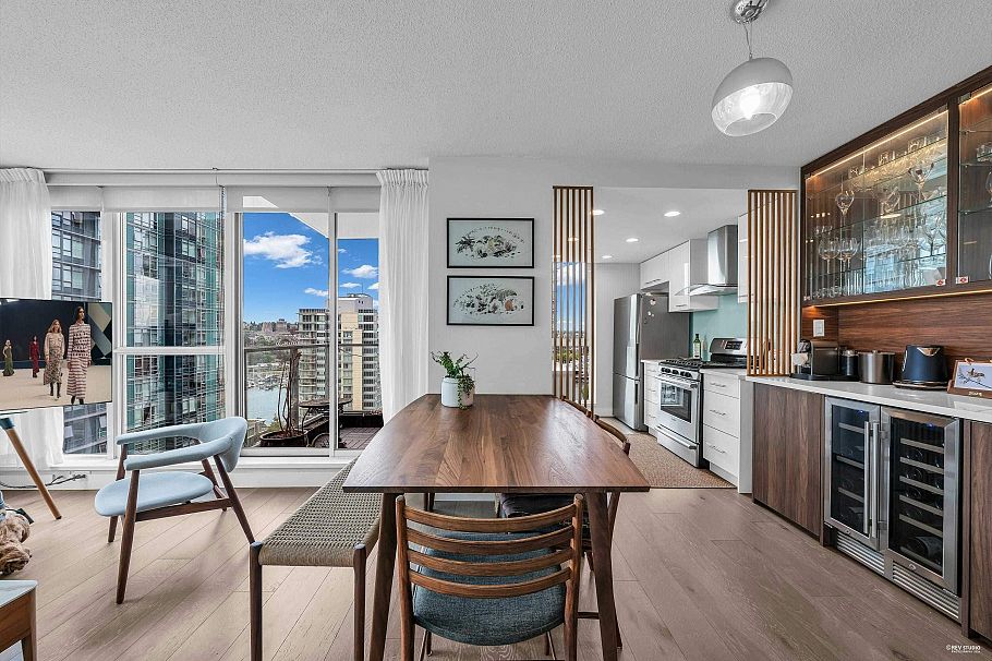 1802 1408 Strathmore Mews Vancouver, BC - 5