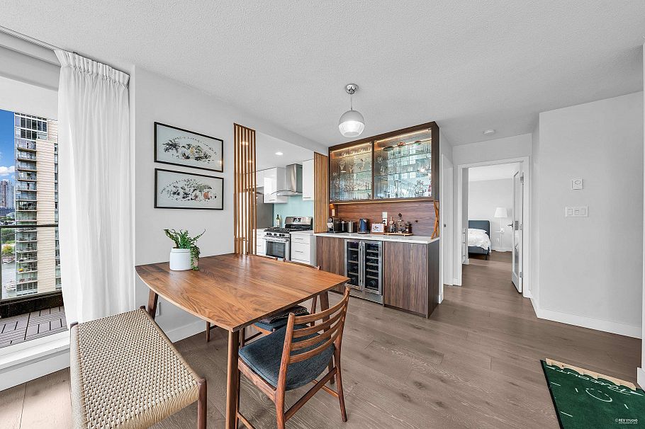 1802 1408 Strathmore Mews Vancouver, BC - 6