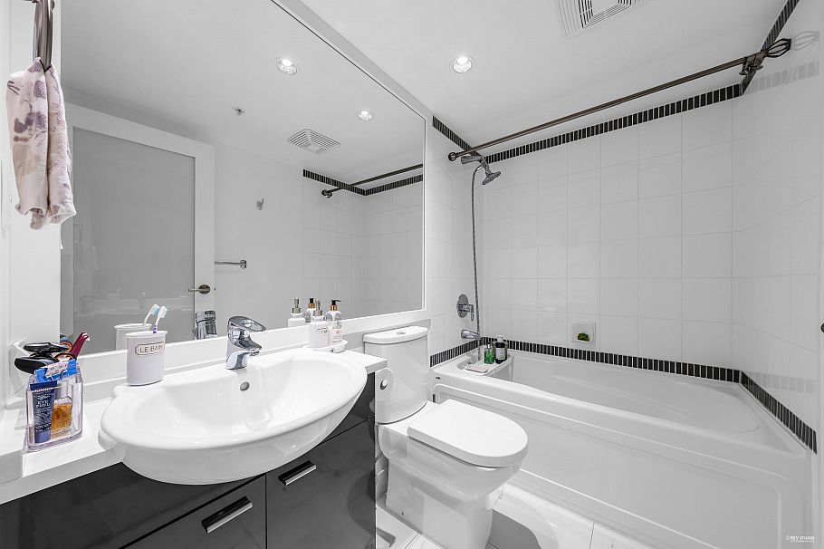 1802 1408 Strathmore Mews Vancouver, BC - 22