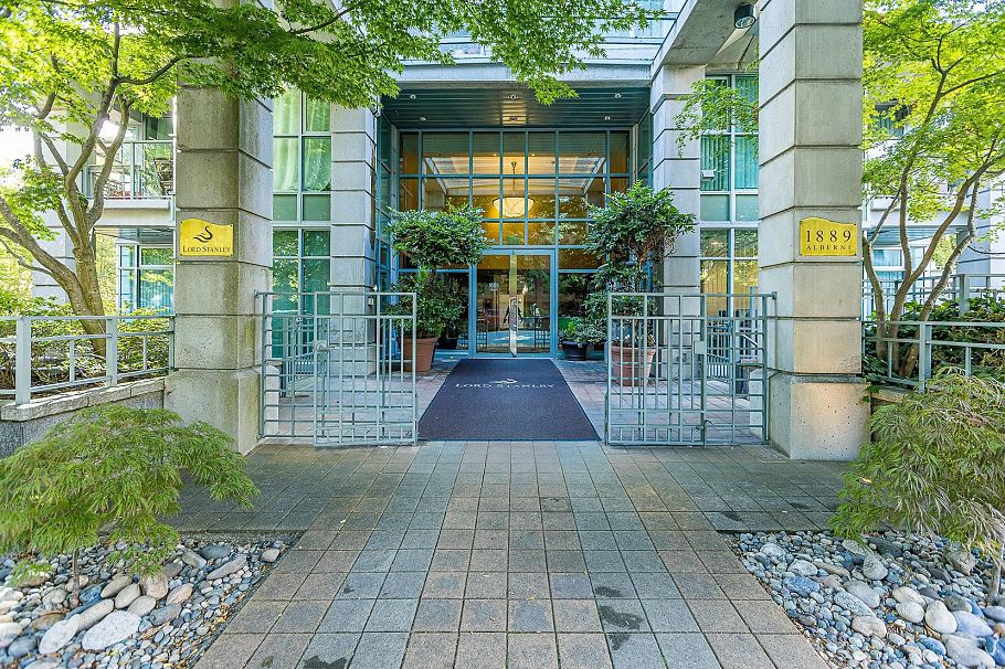 802 1889 Alberni Street Vancouver, BC - 2