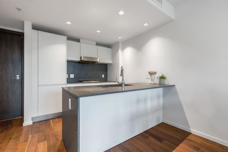 612 8488 Cornish Street Vancouver, BC - 4