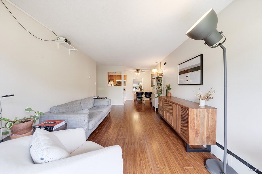 116 36 E 14th Avenue Vancouver, BC - 6