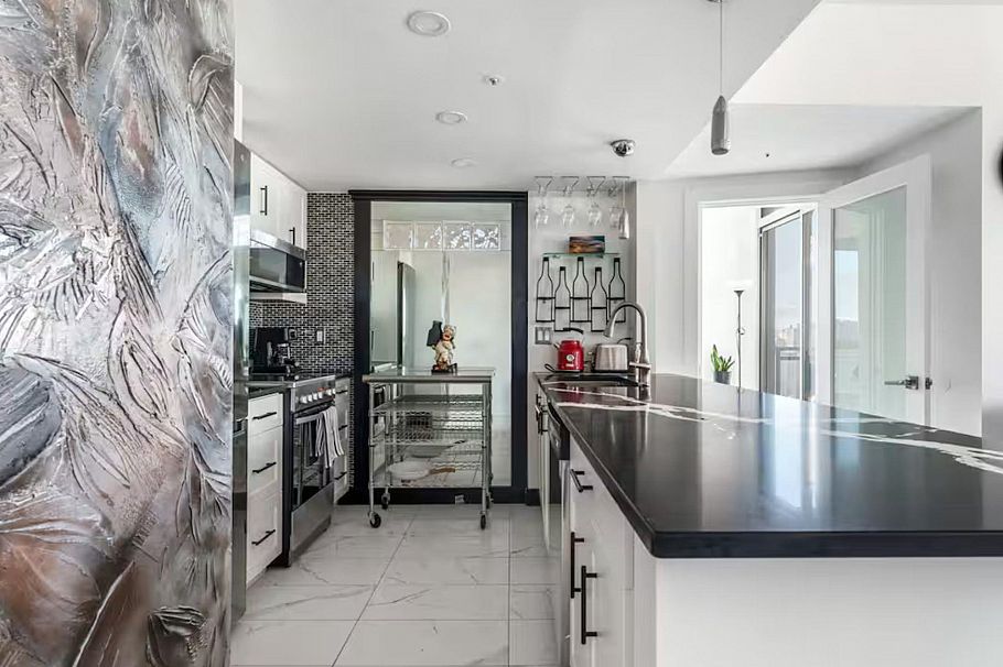 3201 183 Keefer Place Vancouver, BC - 3