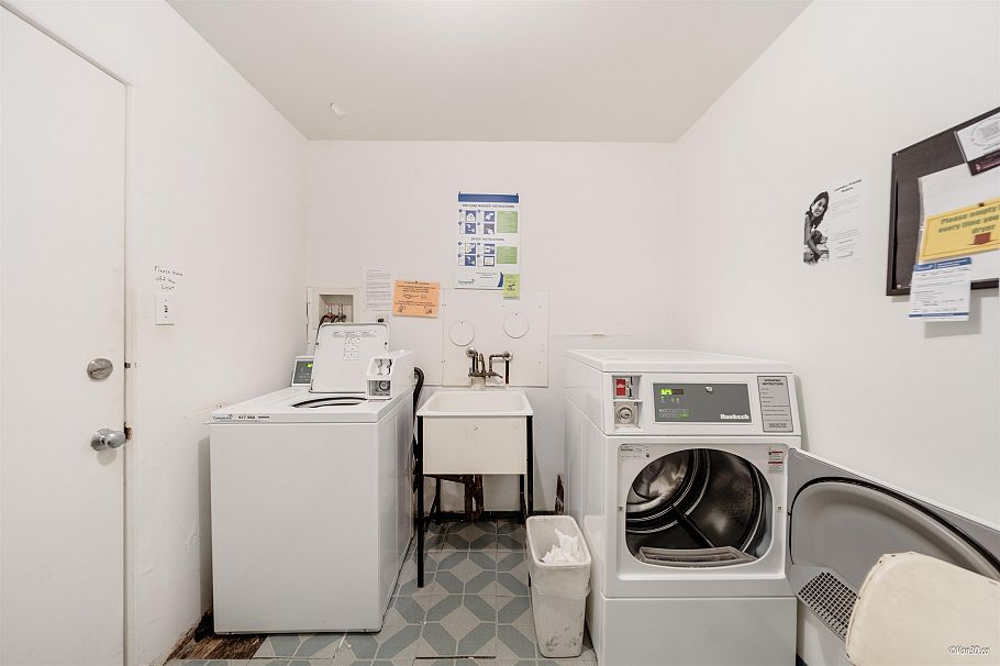 116 36 E 14th Avenue Vancouver, BC - 20