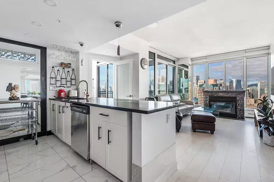 3201 183 Keefer Place Vancouver, BC - 2