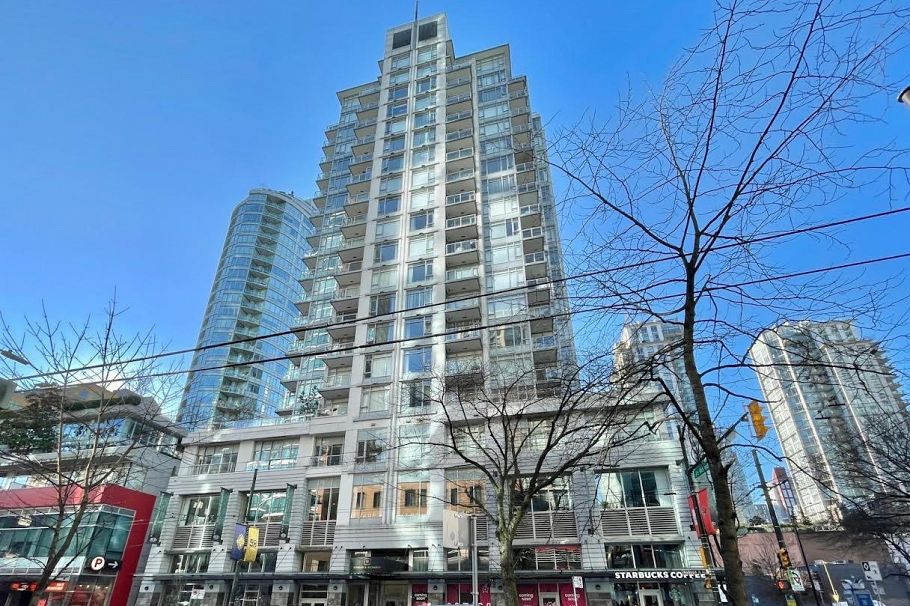 703 480 Robson Street Vancouver, BC - 1