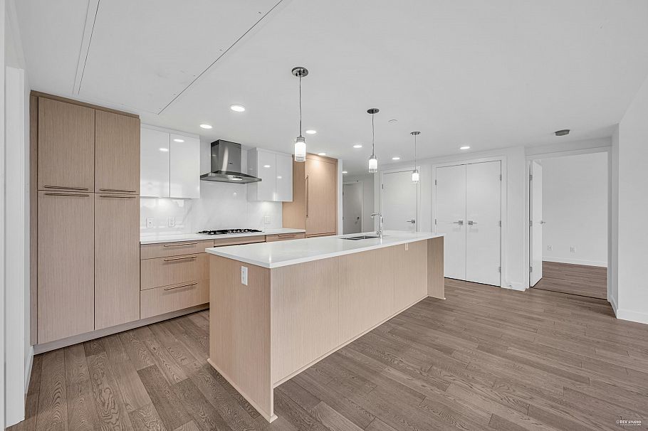 303 5077 Cambie Street Vancouver, BC - 2