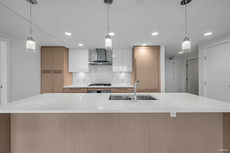 303 5077 Cambie Street Vancouver, BC - 3