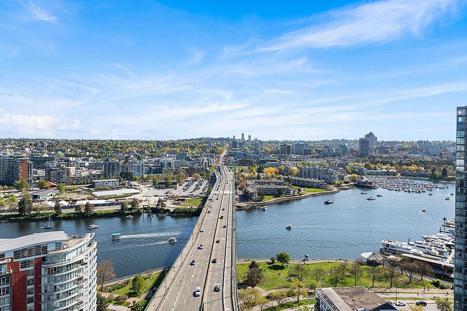 2717 89 Nelson Street Vancouver, BC - 2