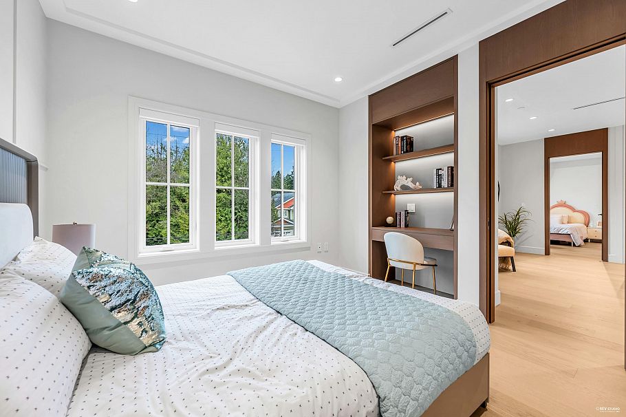 3852 W 50th Avenue Vancouver, BC - 25