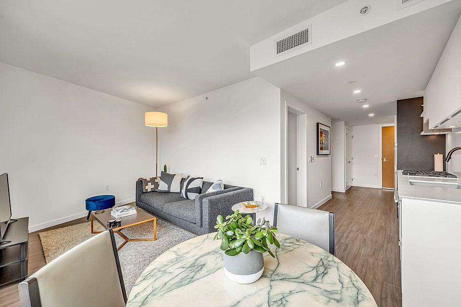 604 210 E 5th Avenue Vancouver, BC - 8