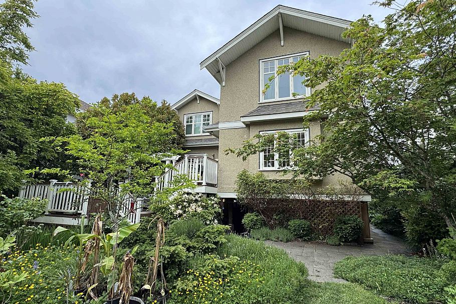 3250 W 35th Avenue Vancouver, BC - 18