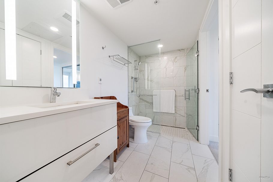 433 438 W King Edward Avenue Vancouver, BC - 23