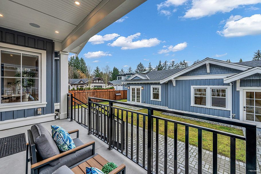 3852 W 50th Avenue Vancouver, BC - 38