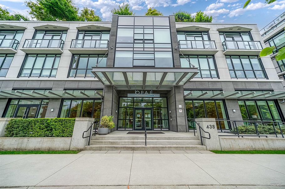 433 438 W King Edward Avenue Vancouver, BC - 1