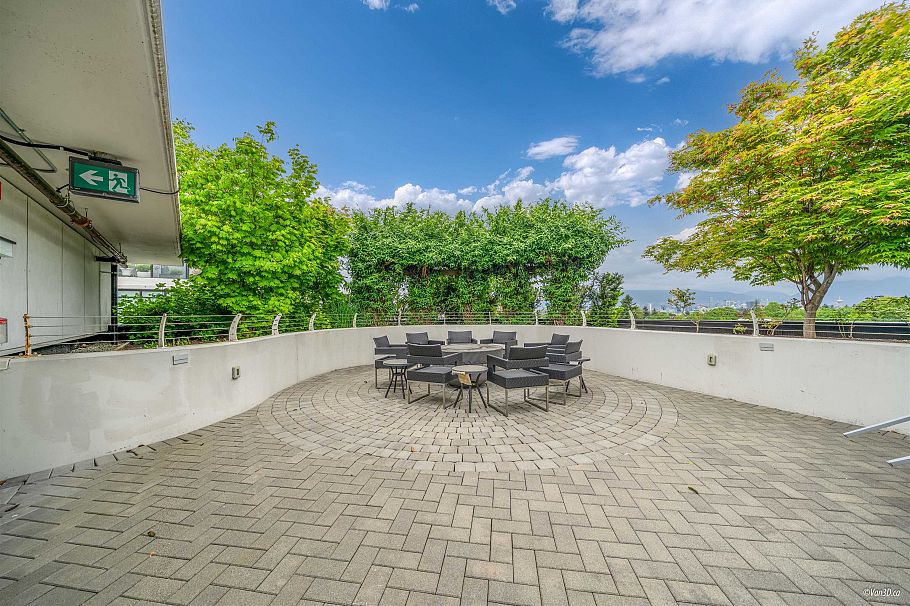 433 438 W King Edward Avenue Vancouver, BC - 13