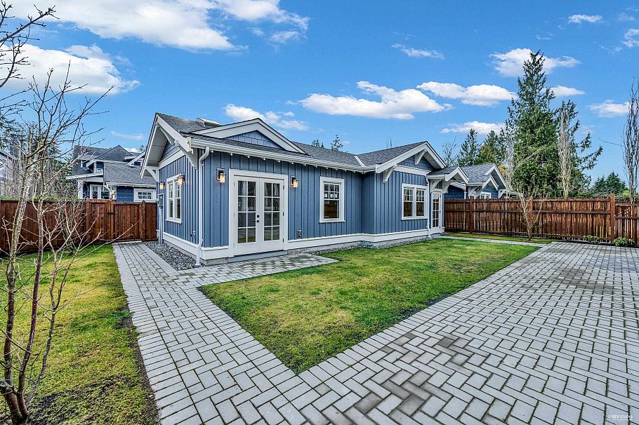 3852 W 50th Avenue Vancouver, BC - 39