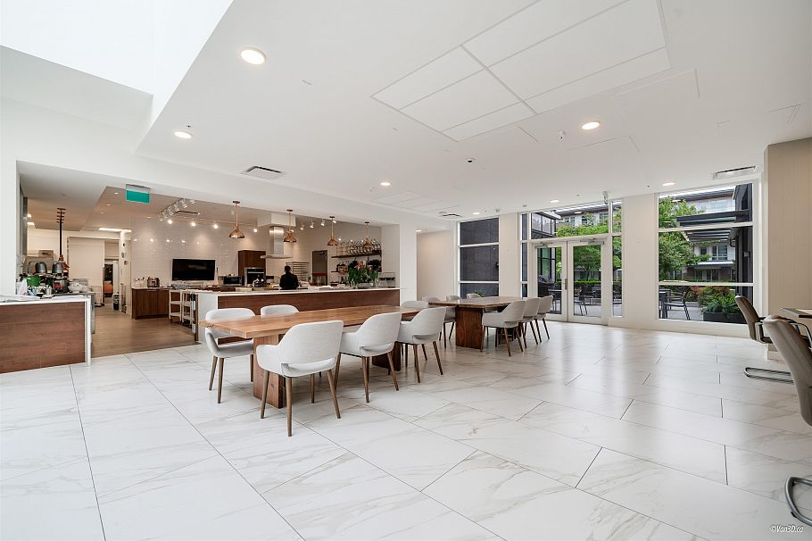 433 438 W King Edward Avenue Vancouver, BC - 30