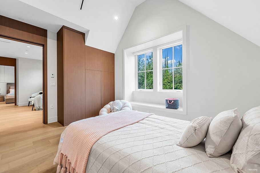 3852 W 50th Avenue Vancouver, BC - 31