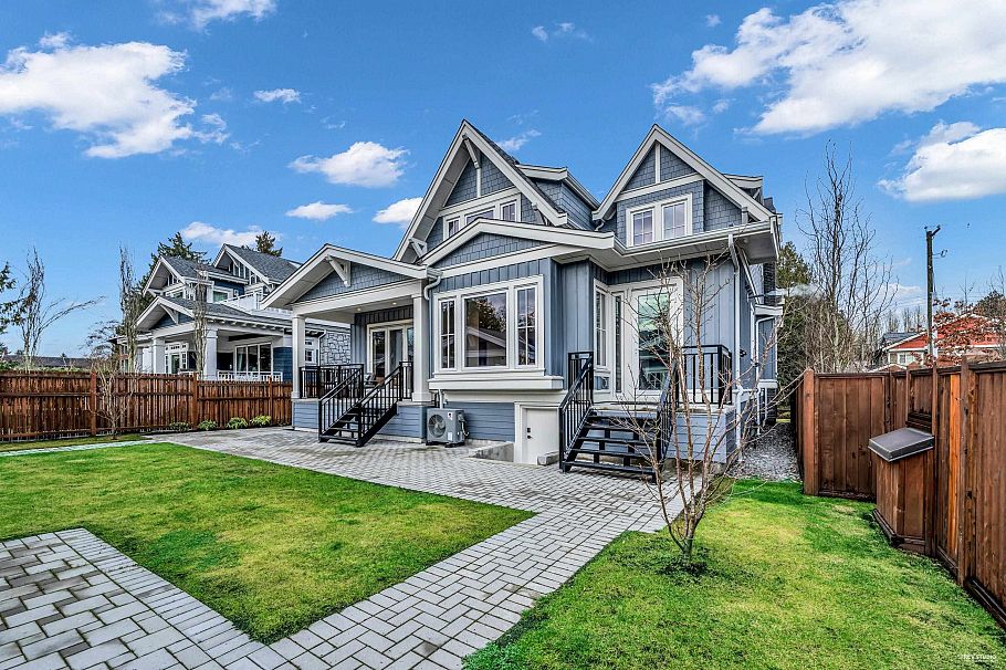 3852 W 50th Avenue Vancouver, BC - 1