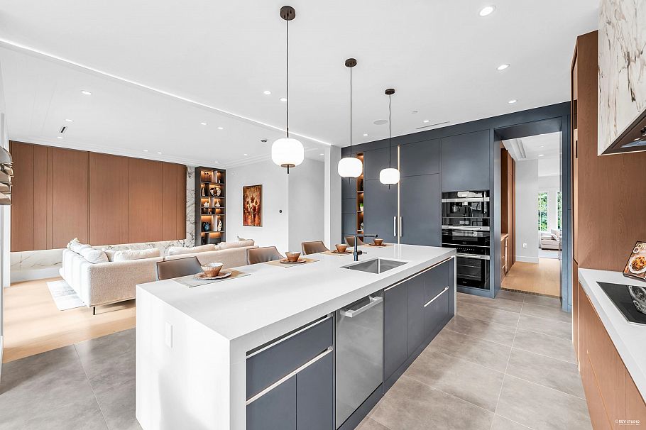 3852 W 50th Avenue Vancouver, BC - 14