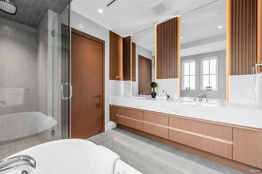 3852 W 50th Avenue Vancouver, BC - 27