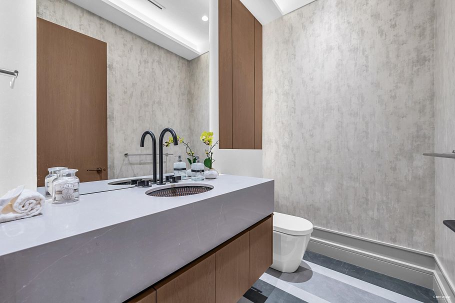 3852 W 50th Avenue Vancouver, BC - 23