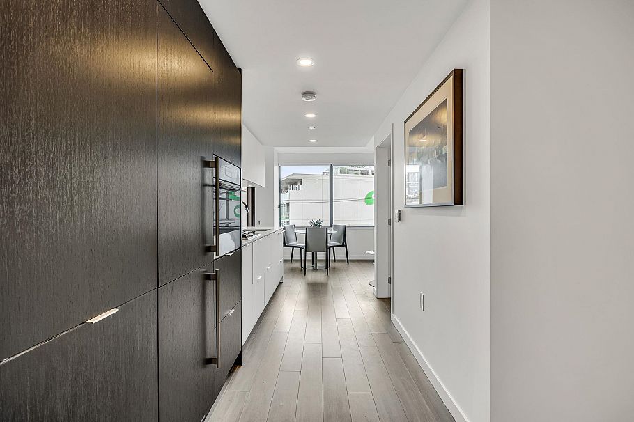 604 210 E 5th Avenue Vancouver, BC - 4