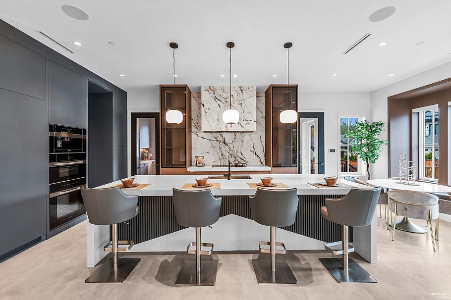 3852 W 50th Avenue Vancouver, BC - 11