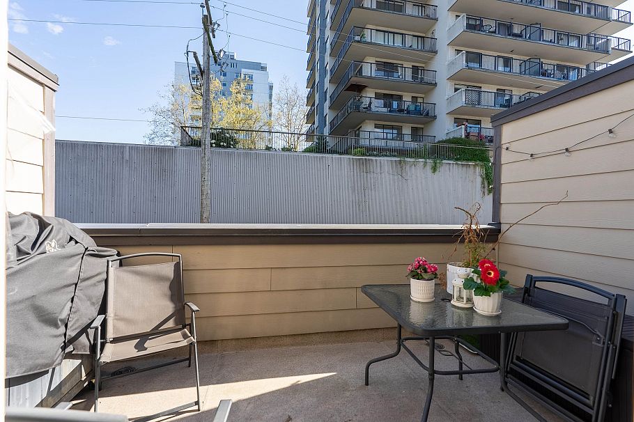 5 1535 St. Georges Avenue North Vancouver, BC - 11