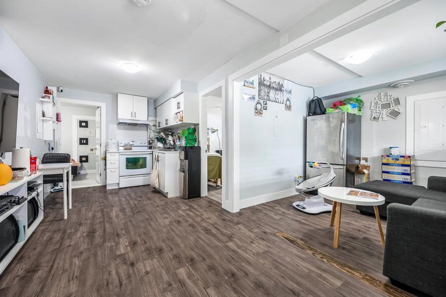 2236 E 34th Avenue Vancouver, BC - 10