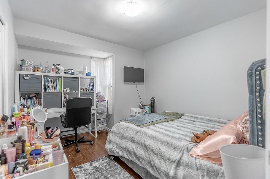 5 1535 St. Georges Avenue North Vancouver, BC - 18