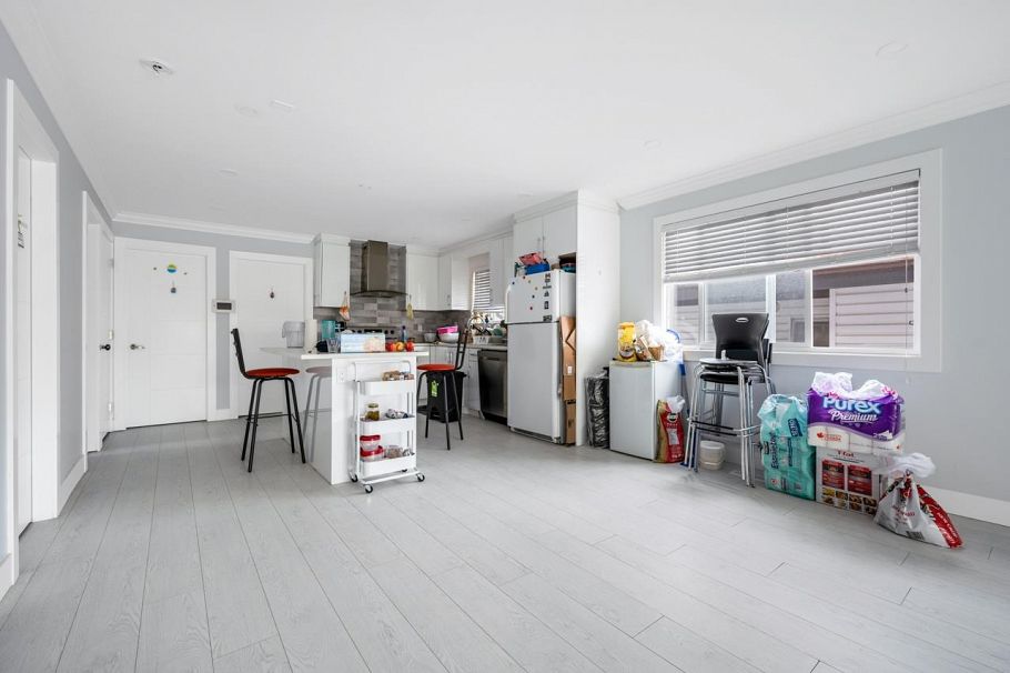 2236 E 34th Avenue Vancouver, BC - 12