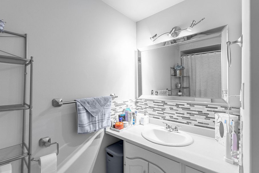 5 1535 St. Georges Avenue North Vancouver, BC - 14