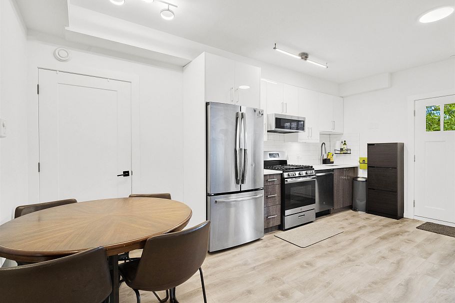 2743 Duke Street Vancouver, BC - 9