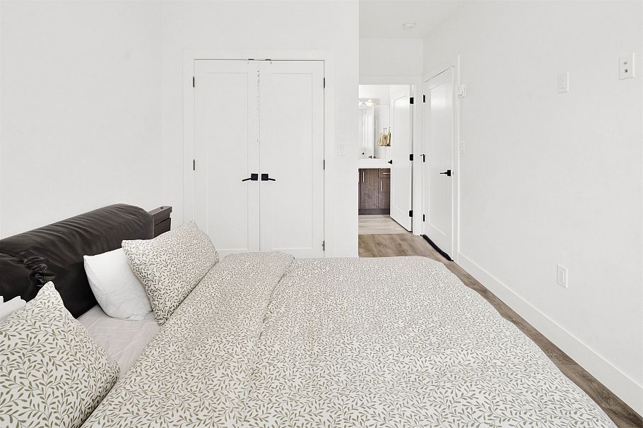 2743 Duke Street Vancouver, BC - 23