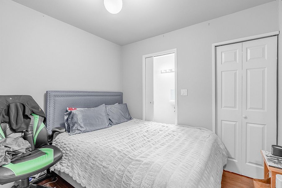 5 1535 St. Georges Avenue North Vancouver, BC - 6