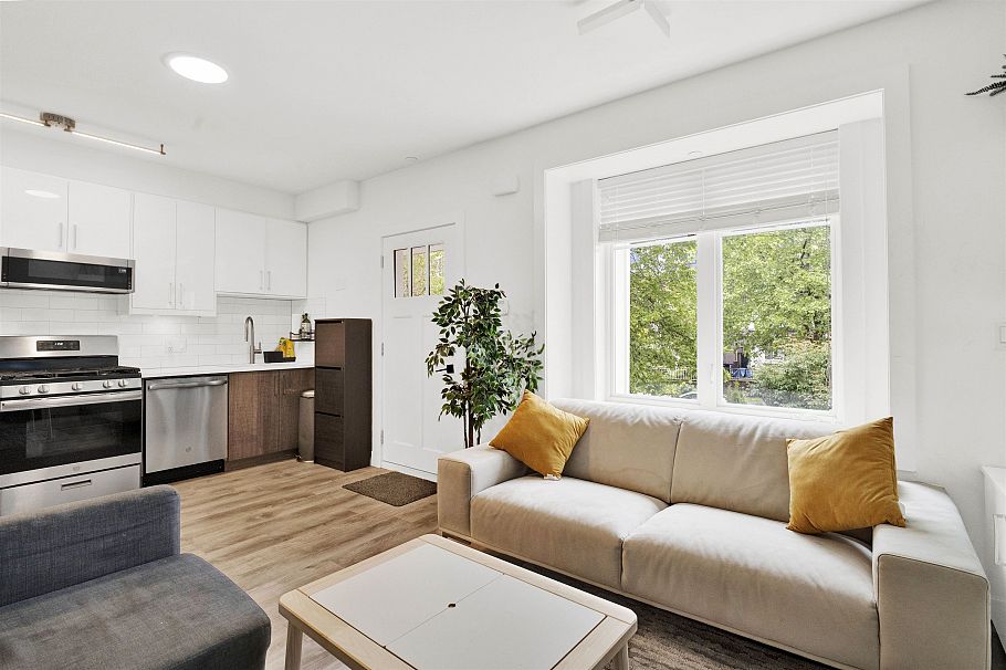 2743 Duke Street Vancouver, BC - 5