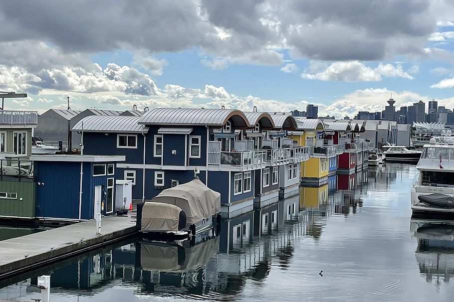 29 415 Esplanade Avenue North Vancouver, BC - 29